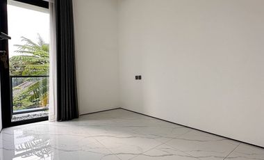 Dijual Rumah Siap Huni Full Furnished Kolam Renang Pribadi Cipinang Jaktim Dekat Rawamangun [AR169]