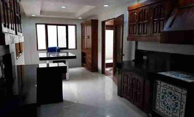 HOUSE AND LOT FOR SALE at  Kingsville Executive Village along Marcos Highway Lower  Antipolo City.