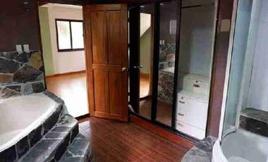HOUSE AND LOT FOR SALE at  Kingsville Executive Village along Marcos Highway Lower  Antipolo City.
