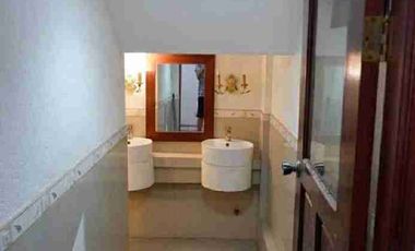 HOUSE AND LOT FOR SALE at  Kingsville Executive Village along Marcos Highway Lower  Antipolo City.