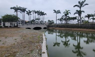 En venta exclusivo terreno esquinero en Lagos del Batán – Vía Samborondón