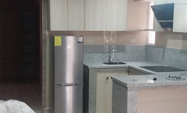 Suite Semiamoblada en Alquiler en  Urbanización Cerrada, Norte de Guayaquil, Planta Baja, 1 Habitación, 1 Baño, Seguridad, Parqueo.