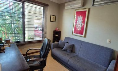 Casa en Venta en Urb. Rio Guayas, 5 Habitaciones, 4 Baños, Seguridad, Norte de Guayaquil