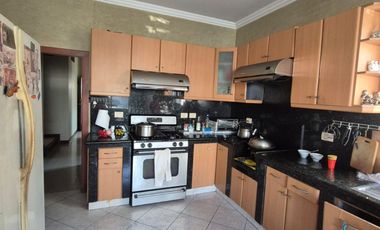 Casa en Venta en Urb. Rio Guayas, 5 Habitaciones, 4 Baños, Seguridad, Norte de Guayaquil