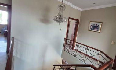Casa en Venta en Urb. Rio Guayas, 5 Habitaciones, 4 Baños, Seguridad, Norte de Guayaquil