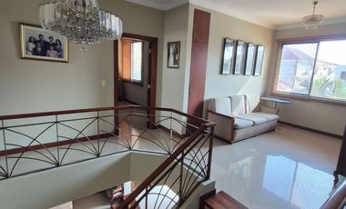 Casa en Venta en Urb. Rio Guayas, 5 Habitaciones, 4 Baños, Seguridad, Norte de Guayaquil