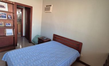 Casa en Venta en Urb. Rio Guayas, 5 Habitaciones, 4 Baños, Seguridad, Norte de Guayaquil