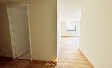 Venta 3D/2B en Av Las Condes, a pasos del Puente nuevo y 2 cuadras Mall Sport