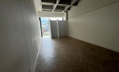 Local en Venta en Zona Sur (Torre Vetro) en Monterrey, Nuevo León