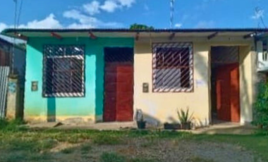 Aquí tienes una casita sencilla y un entorno tranquilo para que vivas lo que realmente importa: tu propia vida, a tu manera. Solo o en compañía.