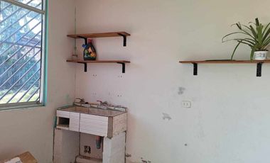 Aquí tienes una casita sencilla y un entorno tranquilo para que vivas lo que realmente importa: tu propia vida, a tu manera. Solo o en compañía.