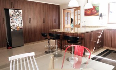Venta Gran casa en Manquehue Oriente 6 dorm.