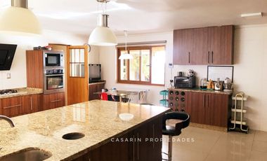Venta Gran casa en Manquehue Oriente 6 dorm.