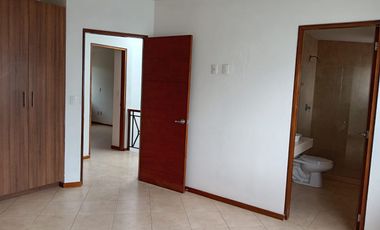CASA A 2 MINS DEL HEB EL MIRADOR
