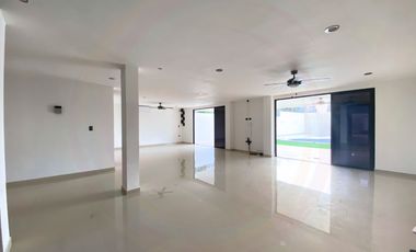 Casa en venta | Amplios espacios | 870m2 Terreno | Dentro de la ciudad