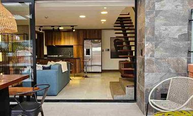 EN VENTA - ESPECTACULAR LOFT, CON AMPLIA TERRAZA, INCREÍBLE DECORACIÓN Y DISEÑO