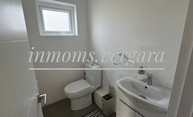 Moderna casa nueva en Villa San Pedro con 2 dormitorios en suite