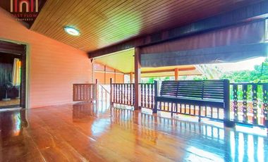 Urgent sale! Amphawa riverside house, side by canal, front by Suan Luang Road, near tourist attractions, suitable for living or homestay