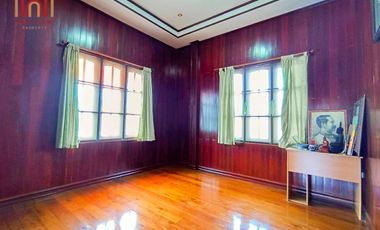 Urgent sale! Amphawa riverside house, side by canal, front by Suan Luang Road, near tourist attractions, suitable for living or homestay