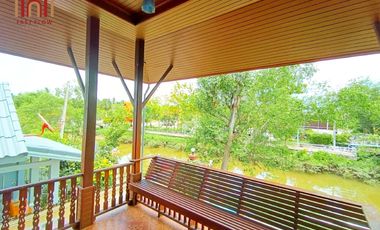 Urgent sale! Amphawa riverside house, side by canal, front by Suan Luang Road, near tourist attractions, suitable for living or homestay