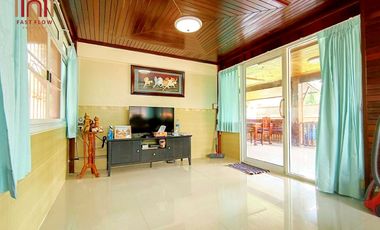 Urgent sale! Amphawa riverside house, side by canal, front by Suan Luang Road, near tourist attractions, suitable for living or homestay