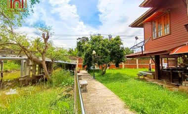 Urgent sale! Amphawa riverside house, side by canal, front by Suan Luang Road, near tourist attractions, suitable for living or homestay