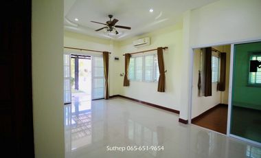 For sale: Single-detached house on 100 sq.wah in Theppharat 1 Village, near Asia Industrial Estate and Lotus Hypermarket, Ban Chang, Rayong (newly pai