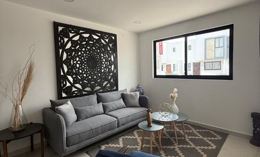 Casa en venta en Parque Real, Cuautlancingo – 3 recámaras, cochera doble y casa club