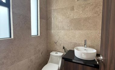 Casa en venta en Parque Real, Cuautlancingo – 3 recámaras, cochera doble y casa club