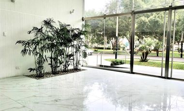 Exclusivo departamento en San Isidro! Vista impresionante a parque! Precio de ocasión !!