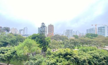 Exclusivo departamento en San Isidro! Vista impresionante a parque! Precio de ocasión !!