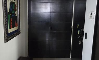 CON 3 ESTACIONAMIENTOS AMPLIO DEPARTAMENTO