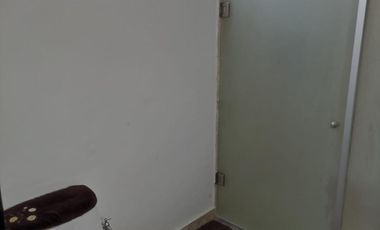 CON 3 ESTACIONAMIENTOS AMPLIO DEPARTAMENTO