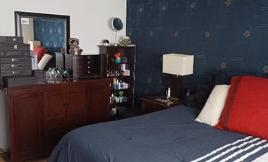 CON 3 ESTACIONAMIENTOS AMPLIO DEPARTAMENTO