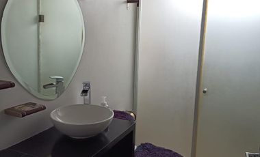 CON 3 ESTACIONAMIENTOS AMPLIO DEPARTAMENTO