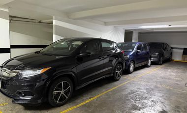 CON 3 ESTACIONAMIENTOS AMPLIO DEPARTAMENTO