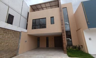 CASA EN VENTA EN FRACCIONAMIENTO EN EL BARREAL, SAN ANDRÉS CHOLULA, PUE