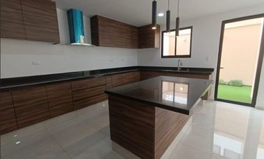 CASA EN VENTA EN FRACCIONAMIENTO EN EL BARREAL, SAN ANDRÉS CHOLULA, PUE