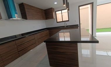 CASA EN VENTA EN FRACCIONAMIENTO EN EL BARREAL, SAN ANDRÉS CHOLULA, PUE