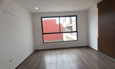 CASA EN VENTA EN FRACCIONAMIENTO EN EL BARREAL, SAN ANDRÉS CHOLULA, PUE
