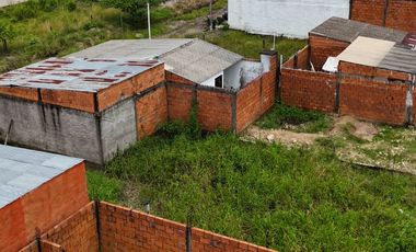CASA LOTE EN VILLAVICENCIO EN OBRA NEGRA
