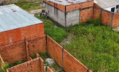 CASA LOTE EN VILLAVICENCIO EN OBRA NEGRA