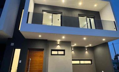 ESPECTACULAR TRIPLEX A ESTRENAR