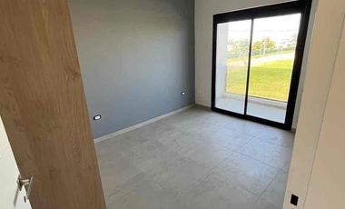 ESPECTACULAR TRIPLEX A ESTRENAR