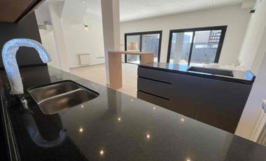 ESPECTACULAR TRIPLEX A ESTRENAR