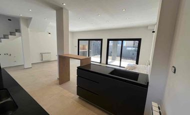 ESPECTACULAR TRIPLEX A ESTRENAR