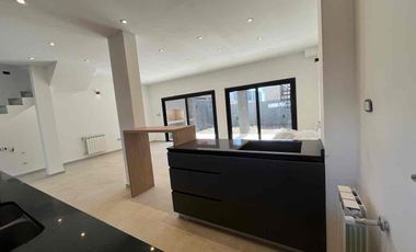 ESPECTACULAR TRIPLEX A ESTRENAR