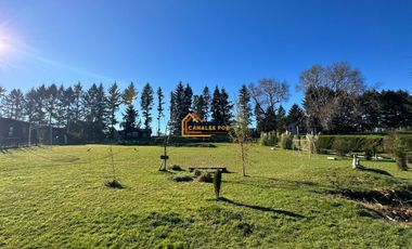 Parcela con dos casa en Condominio Reserva Cheillaco, comuna de Villarrica.