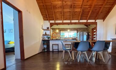 Parcela con dos casa en Condominio Reserva Cheillaco, comuna de Villarrica.