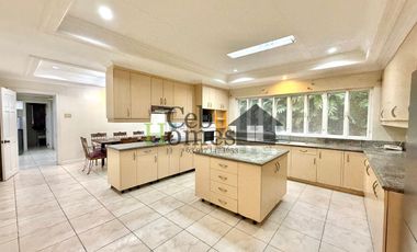 Furnished 6 Bedroom House with Swimming Pool in Maria Luisa Banilad For Rent